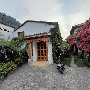 Bed & Breakfast Casa Buho, Antigua